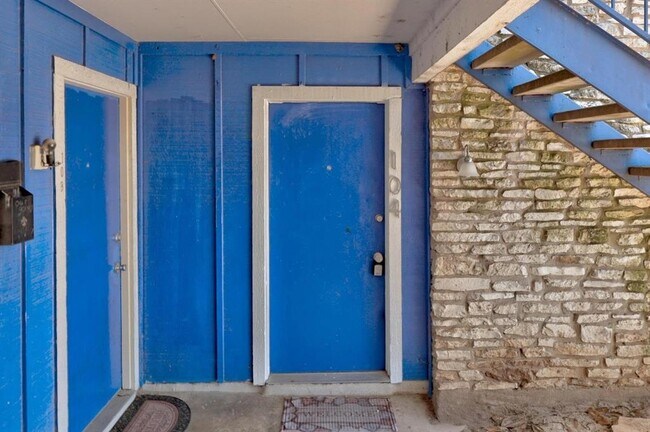 Building Photo - 8903 Parkfield Dr Unit 104