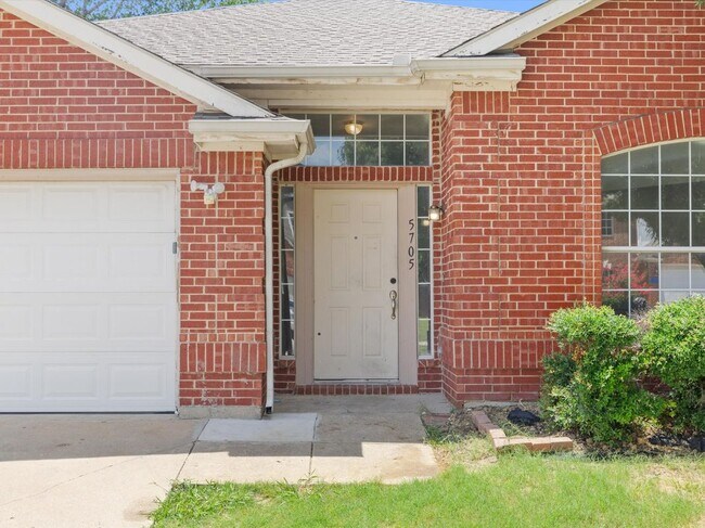 Photo - 5705 Frio Dr House