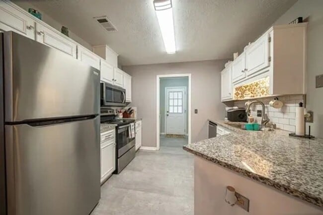 Photo - 5208 Spinnaker Ct