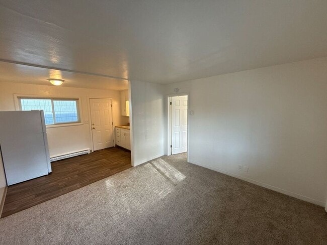 Photo - 235 Kearney St S