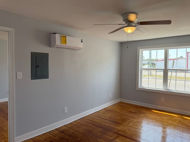 Photo - 1609 St Andrew St