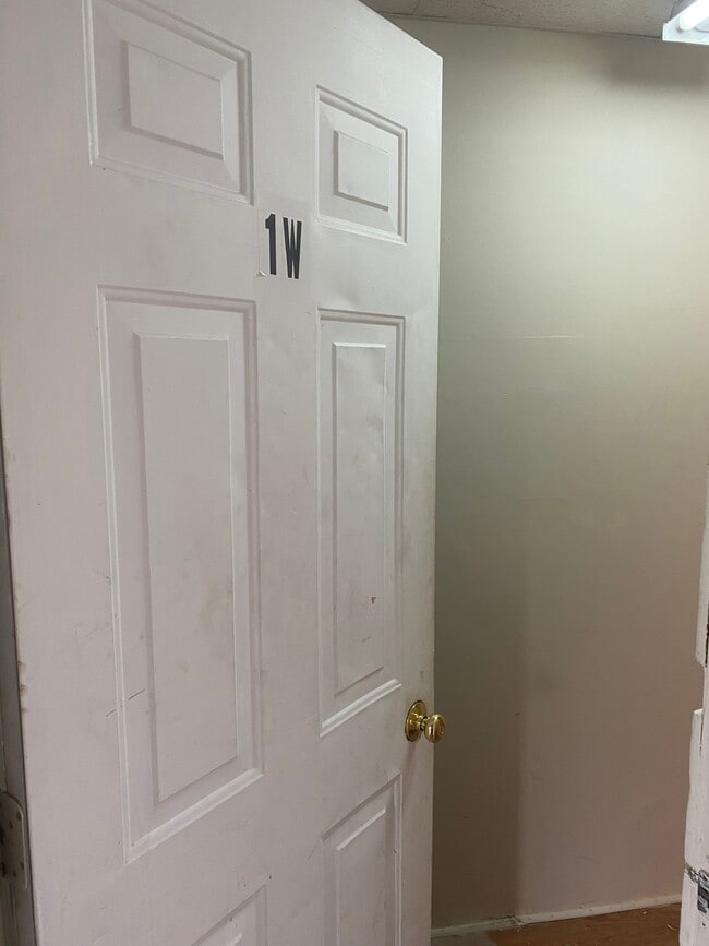 Photo - 35. W. University Street Unit 1W