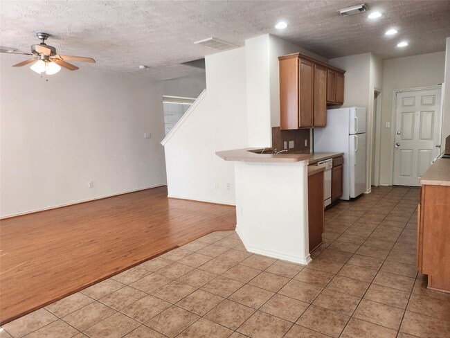 Photo - 11509 Hackmatack Way