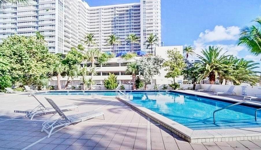 Photo - 7545 E Treasure Dr Unit 3I