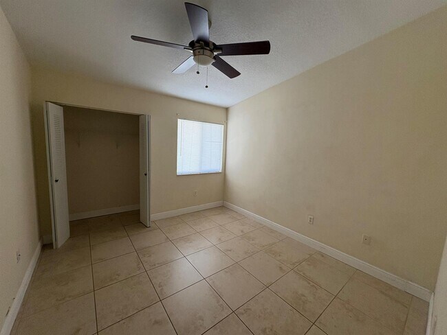 Photo - 6235 SW 47th Mnr