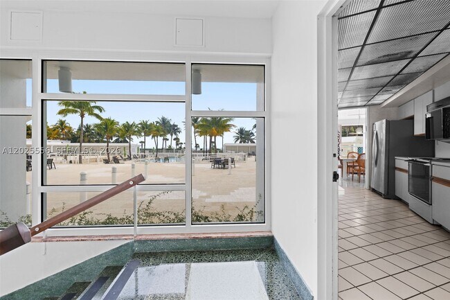 Photo - 4925 Collins Ave Unit 1A