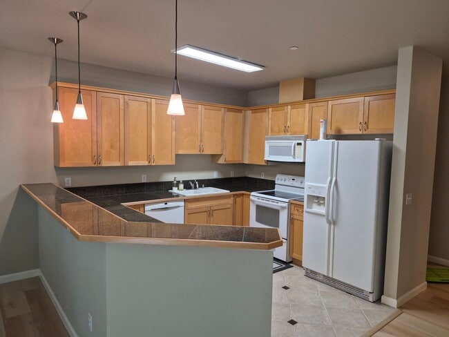 Photo - 15000 Juanita Dr NE Unit 302