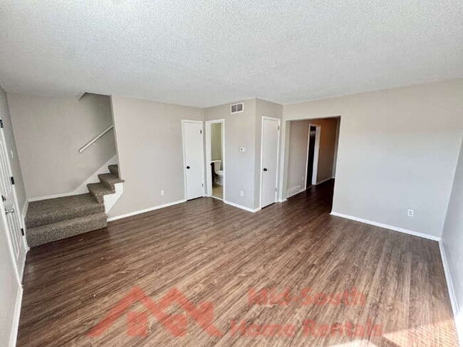 Photo - 1742 E Holmes Rd