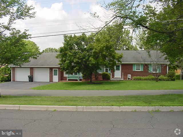 Building Photo - 9318 Stuart Ave Rental