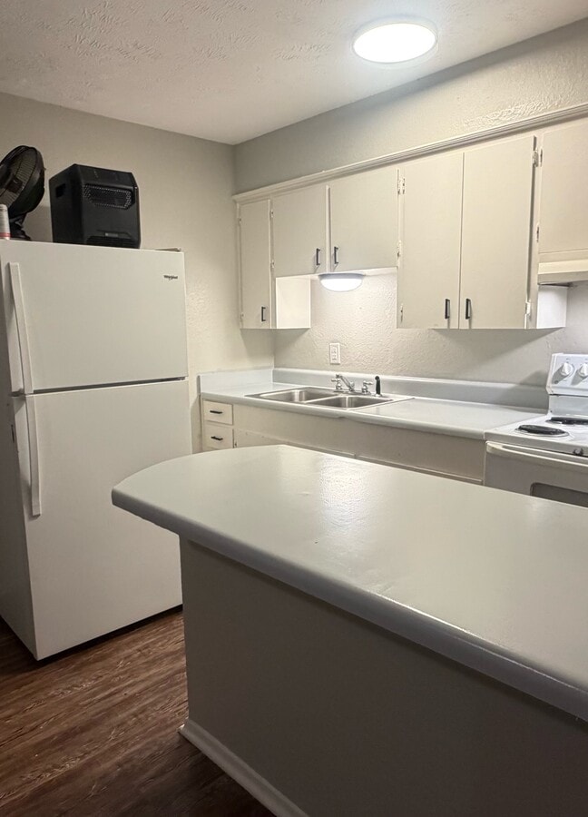 CROOKS LANE - CROOKS LANE Unit 4