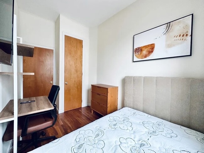 Photo - Furnished room/NOT APARTMENT Unit 3R