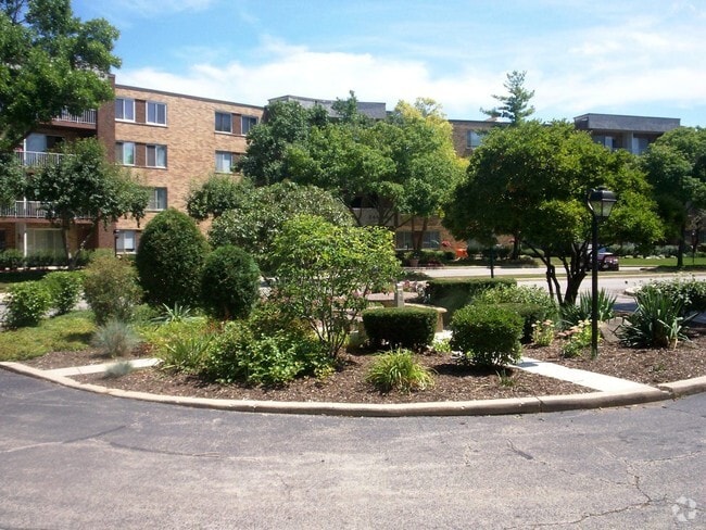 Building Photo - 225 S Rohlwing Rd Unit 604 Rental