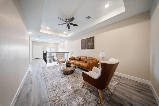 Photo - 2015 Olivos St