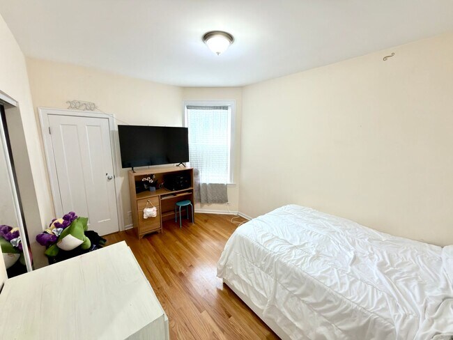 Photo - 4111 W Lawrence Ave Unit 4111-3