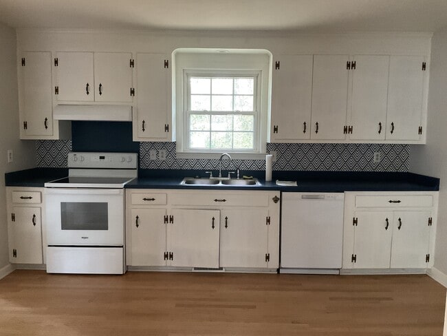 Photo - 1395 W Lenevar Dr