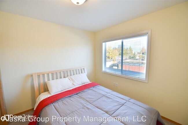 Photo - 2 br, 1.5 bath House - 233 W 13th Ave