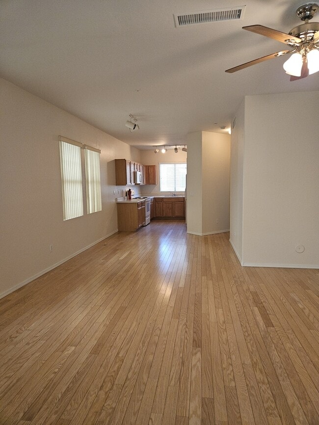 Photo - 3 Bed 3 Bath 2 CG Walking distance to Downtown Gilbert. Great Location