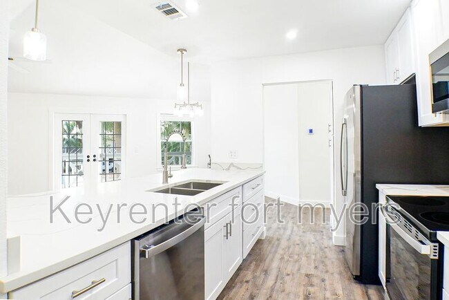 Photo - 950 MOODY Rd