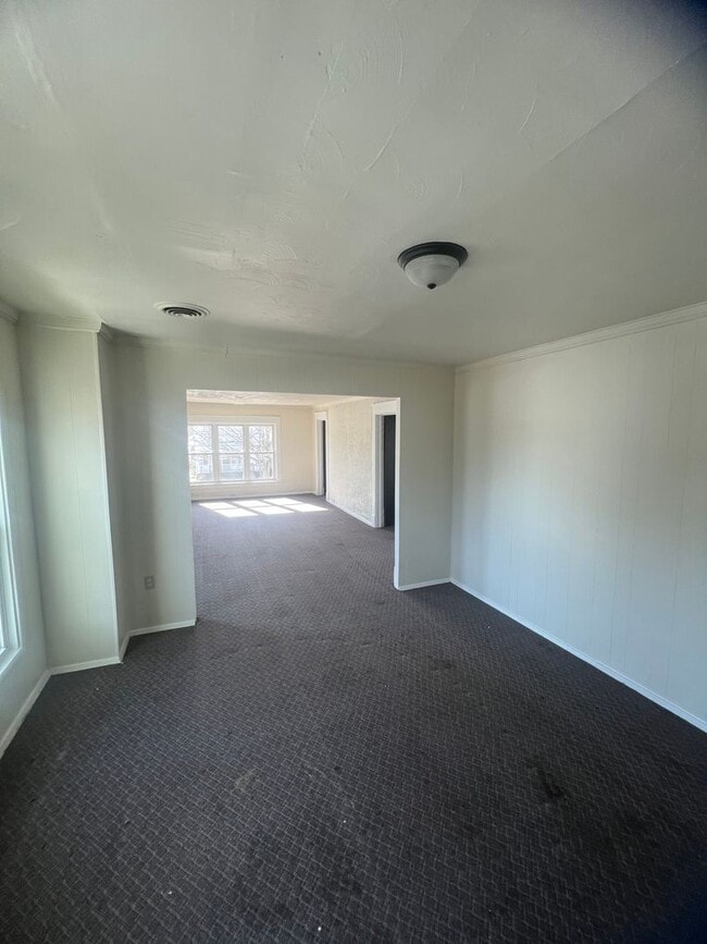 Photo - 1054 E 10th St Unit #2