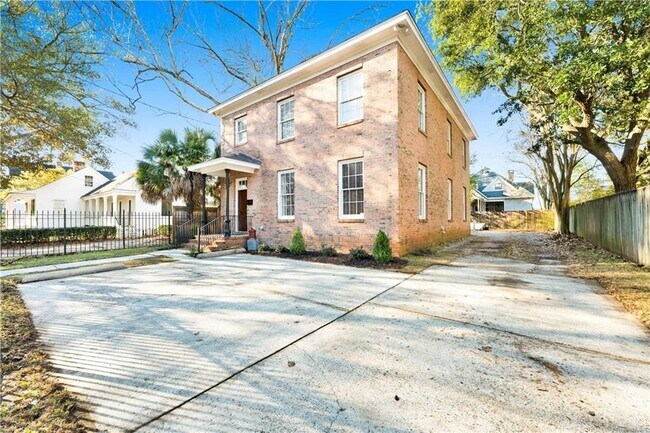 Photo - 305 N Jackson St