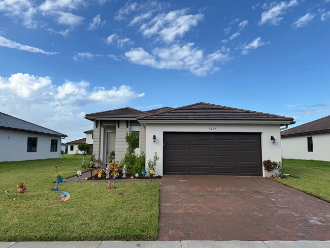 Building Photo - 5227 Nevola Ave