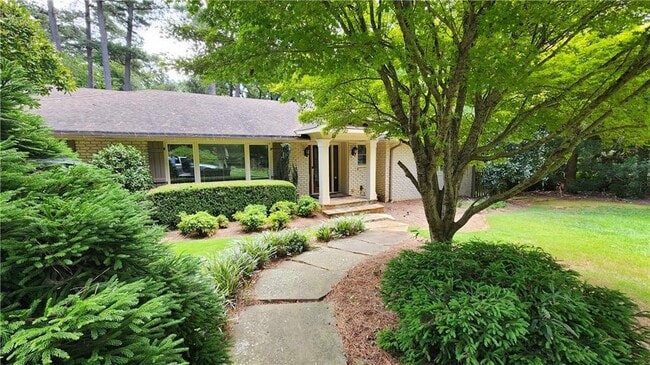 Building Photo - 4615 Mystic Dr NE Rental
