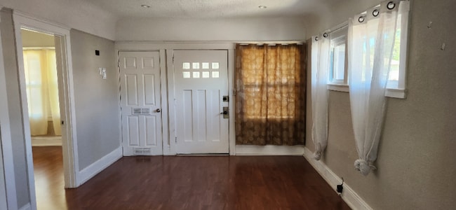 Photo - 440 E Arcade St