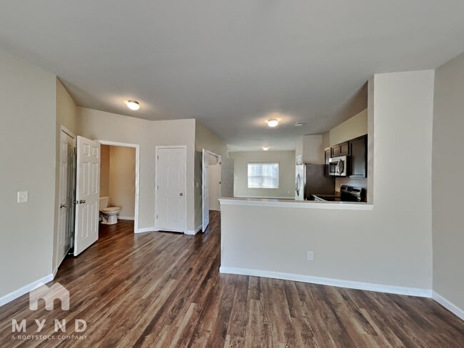 Photo - 743 The Heights Ln