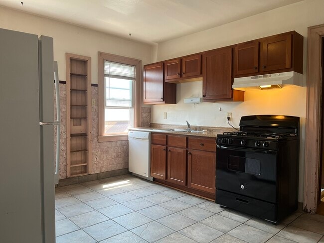 Photo - 3220 N Oakland Ave Unit UPPER