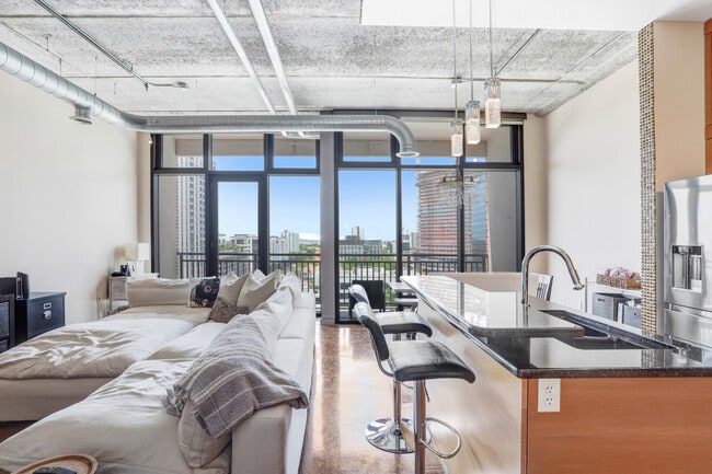 Building Photo - 175 2nd St S Unit 1014 Rental
