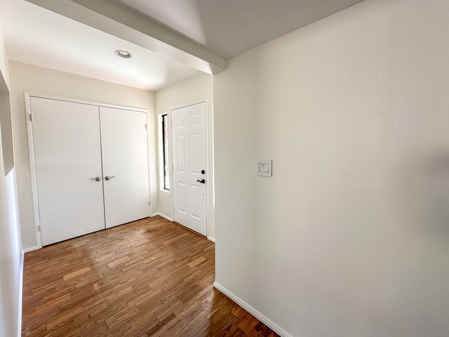 Photo - Bright & Spacious Bay Park Oasis with Mode...