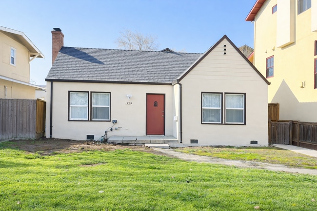 329 B St
