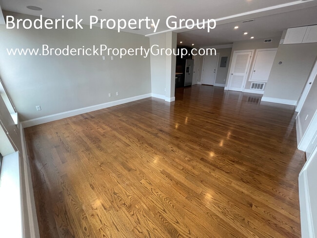 Photo - 263 W 2nd St