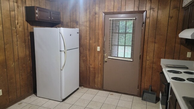 Photo - Fantastic Location! Unit B