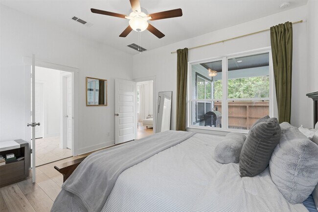 Photo - 523 Knolly St