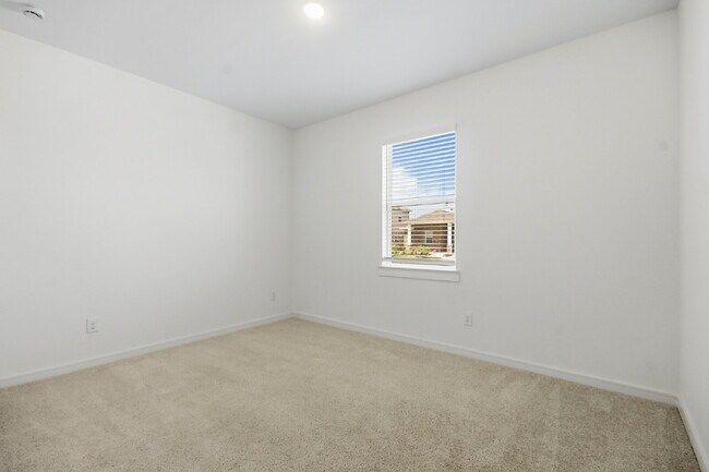 Photo - 8427 Bay Rdg Cir