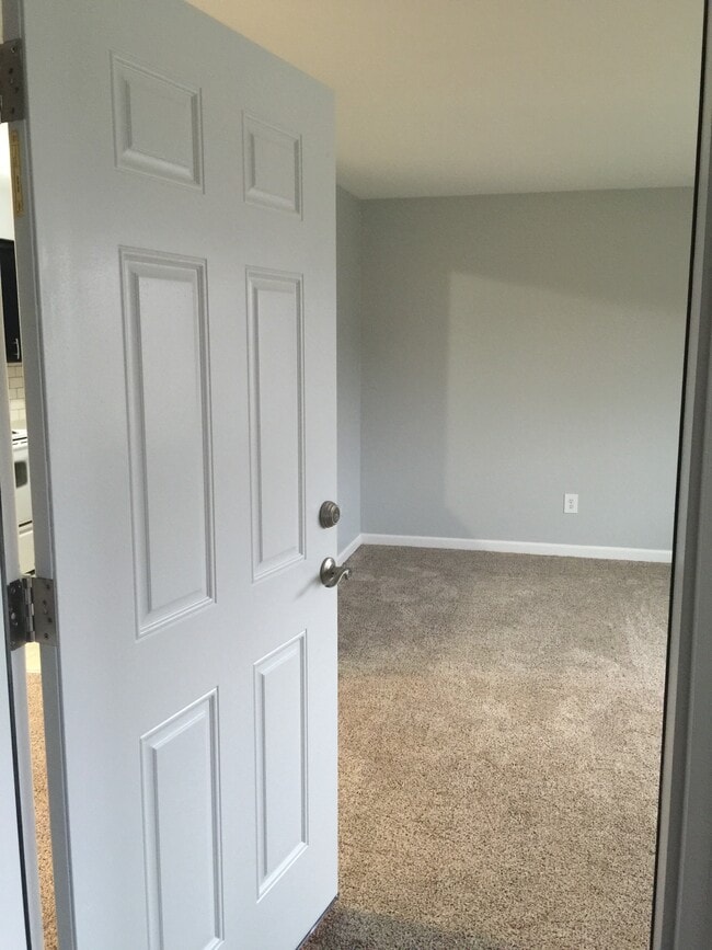 Empresa - 4915 Briarwood Ave Unidad Apartment 8