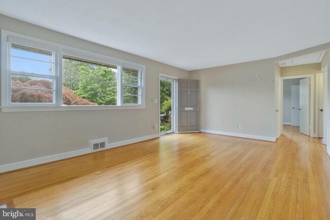 Photo - 1907 Alberti Dr