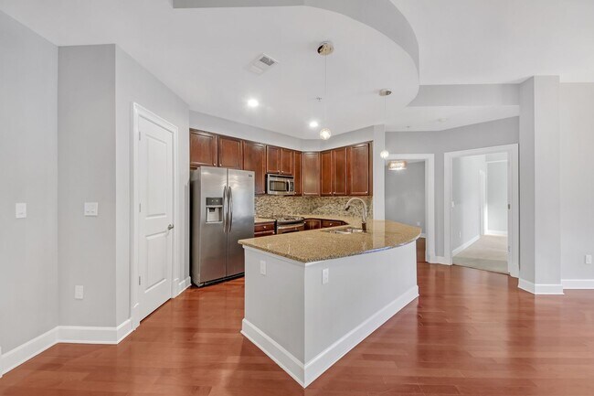 Photo - Luxury Treetop Penthouse