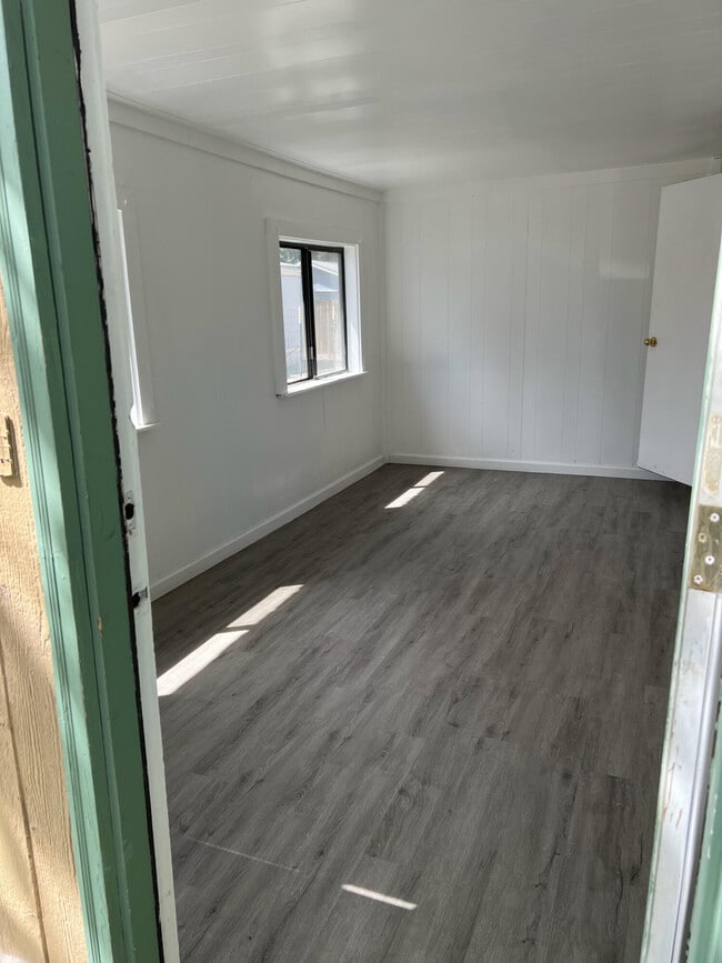 Photo - 127 Orchard Pl