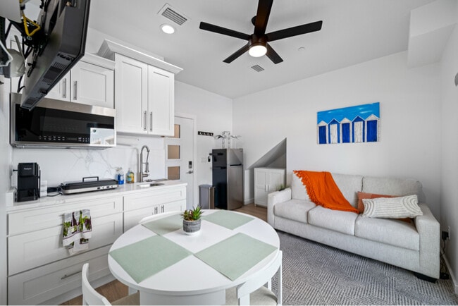 Photo - 527 N Garden Ave Unidad North Furnished 1-1 Full Utilities, Patio