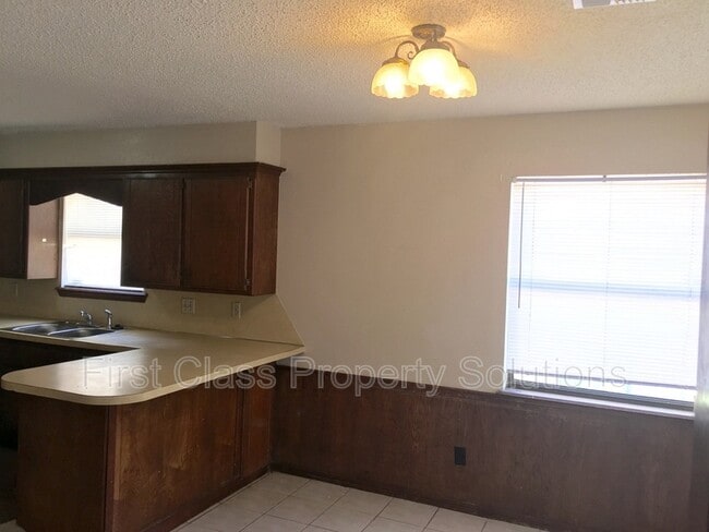 Photo - 513 NW 114th St