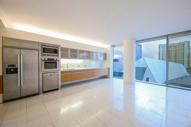 Photo - Studio with incredible views of the Strip!