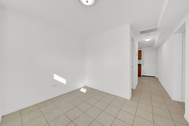 Photo - 5527 S Mason Ave Unit G