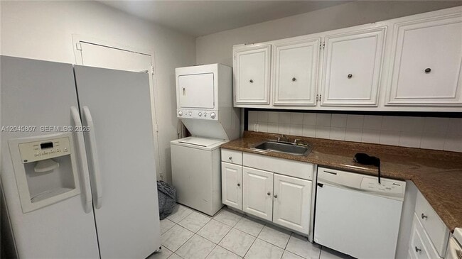 Building Photo - 4848 NW 24th Ct Unit 416