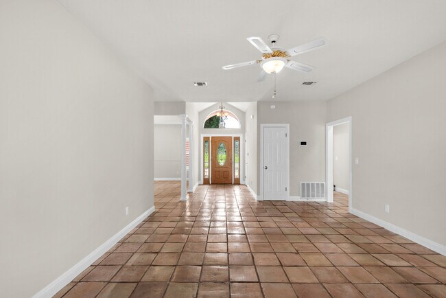 Photo - 817 Boulevard of the Champions