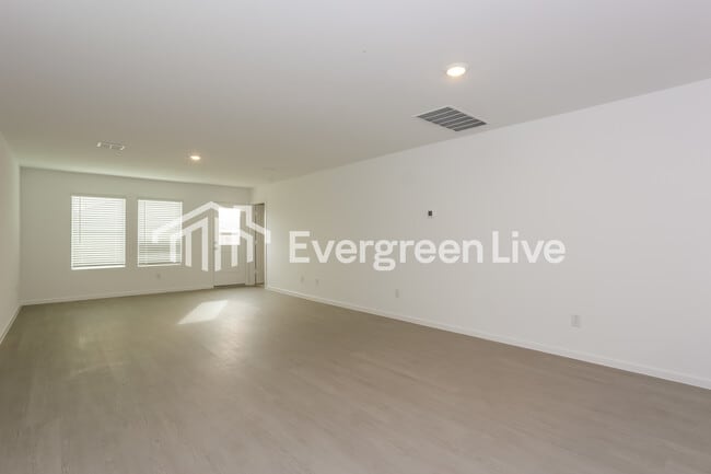 Photo - 1008 Calley Pear Trl