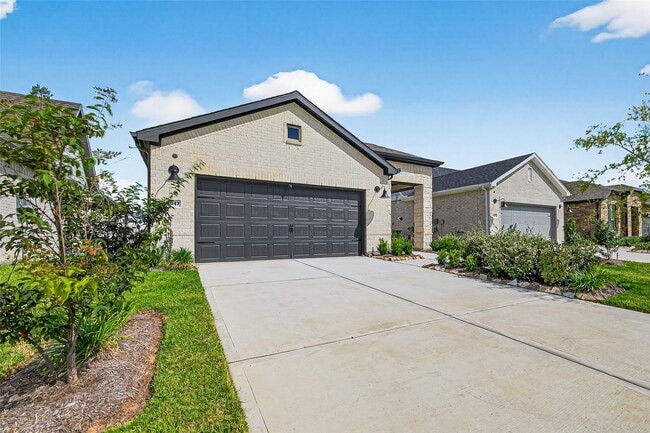 Photo - 8047 Prospect Dr