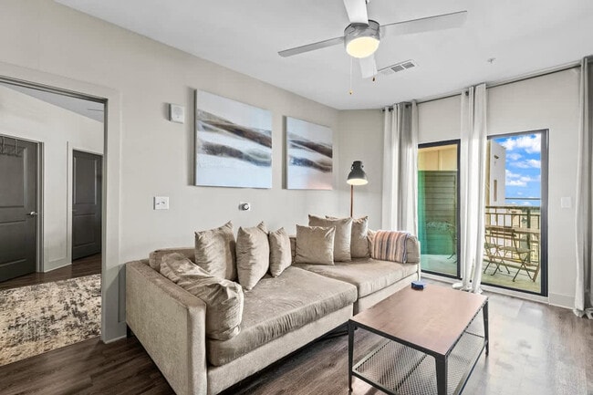 Building Photo - 455 14th St NW Unit ID1343898P