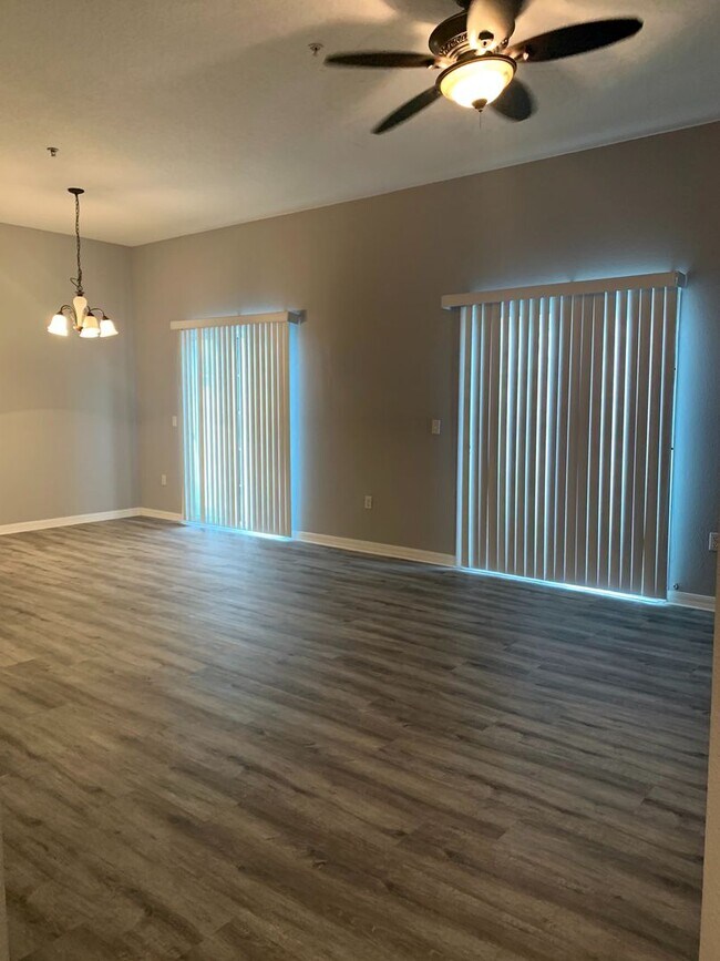 Photo - Spacious 2 bedroom/2 bath Condo with 1 car...